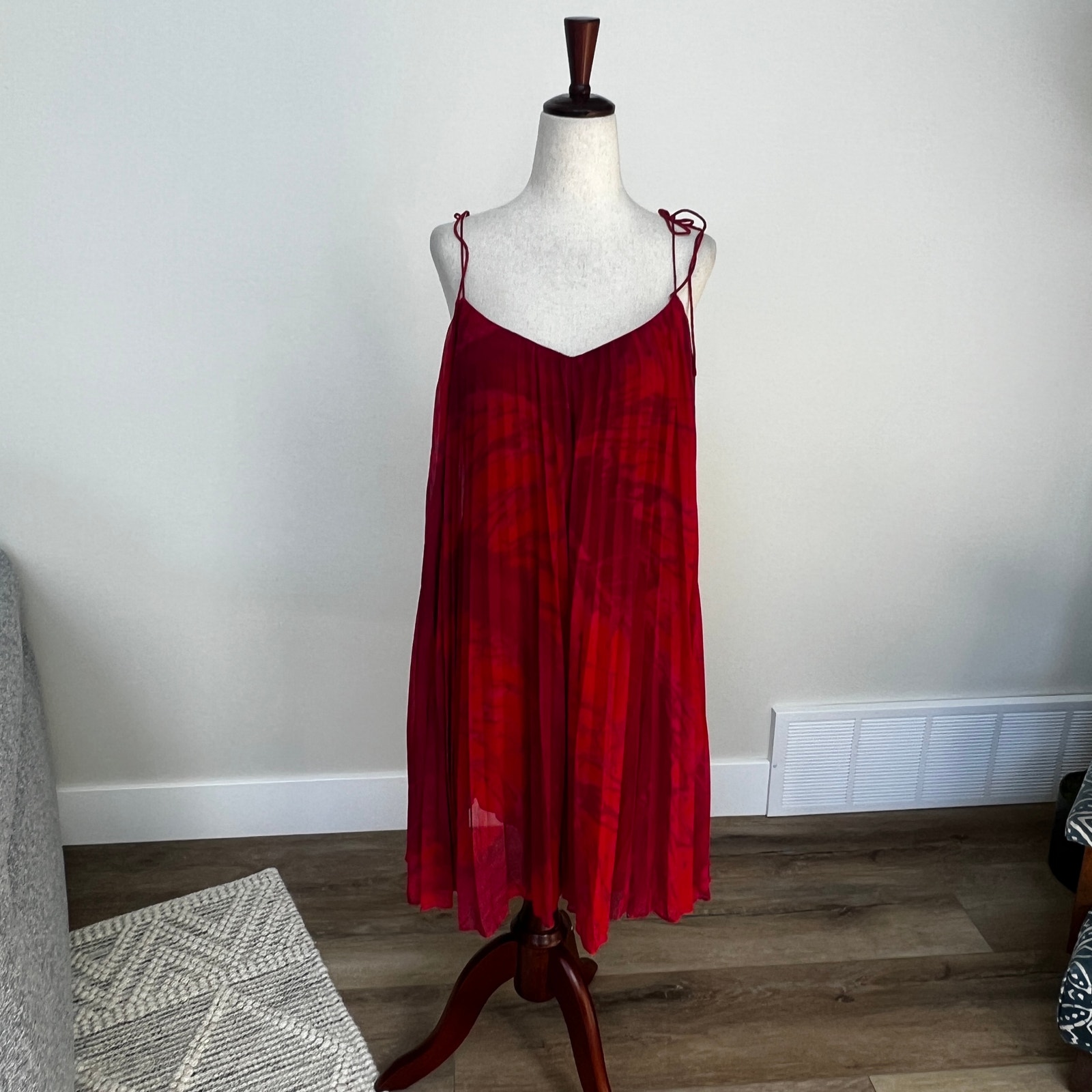 Halston Heritage Women’s Spaghetti Tie Strap Pleated Dress Size 4 In Poppy